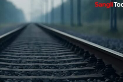 Sangli Young Man Found Dead Railway Tracks Madhavnagar