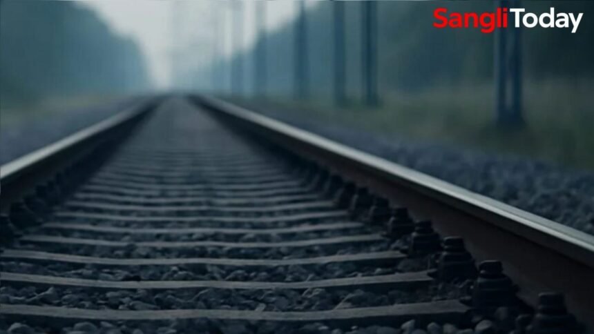 Sangli Young Man Found Dead Railway Tracks Madhavnagar