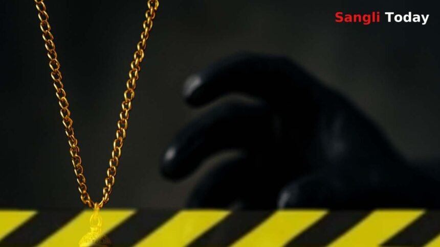 A woman working in a field in Aravade had her jewelry snatched away the thieves escaped in a dramatic fashion