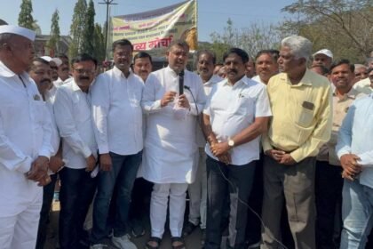 Sangli Grape Raisin Farmers Morcha Collector Office Vishal Patil