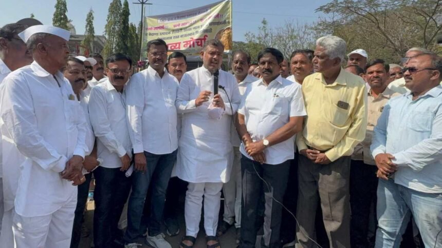 Sangli Grape Raisin Farmers Morcha Collector Office Vishal Patil