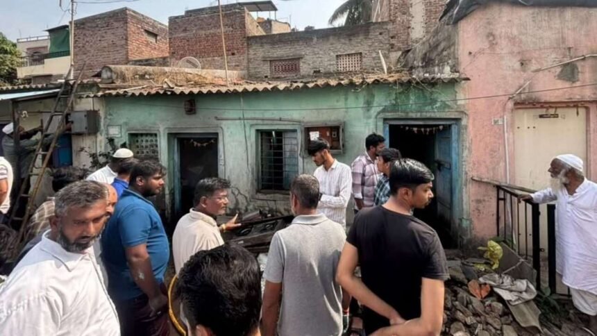 Kupwad Road Hadco Colony Fire Averted Gas Cylinders Sangli