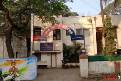 Sangli Job Fraud Police Post Office 9 Lakh Cheating Case