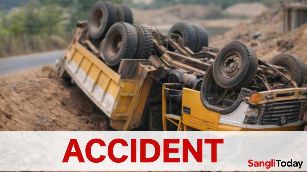 Aitwade Budruk Dumper Accident Driver Death Walwa