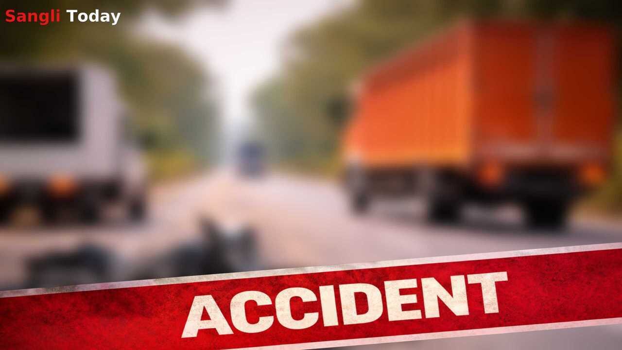 Tasgaon Fata Miraj Road Accident Bike Under Tempo