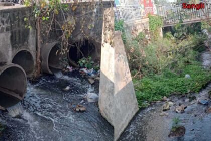 Vishrambag Mangalwar Bazar Drain Blockage Sangli